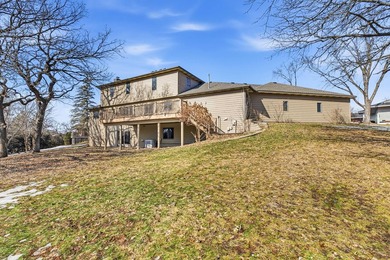 Welcome to this spacious and beautifully maintained two-story - photo 3