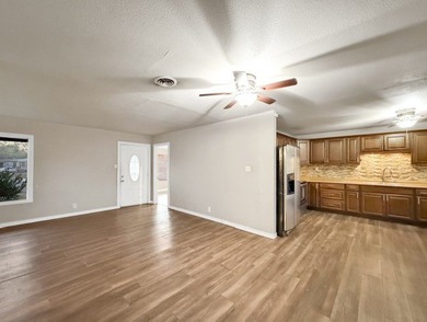Just listed a perfect starter home or downsizing. This gem - photo 13