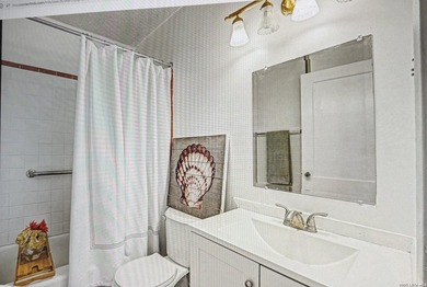 INVESTORS welcome - Still needs some TLC - New fresh interior - photo 13