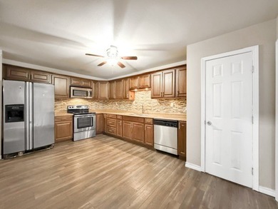 Just listed a perfect starter home or downsizing. This gem - photo 15