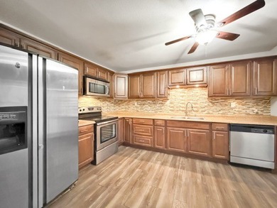 Just listed a perfect starter home or downsizing. This gem - photo 16