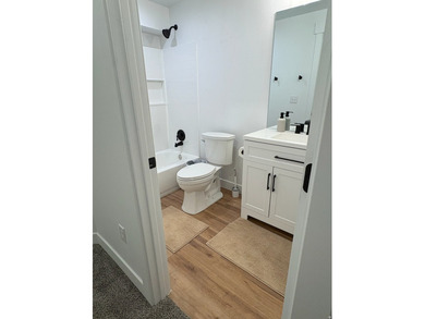 Experience the ideal mix of comfort and convenience in this - photo 22
