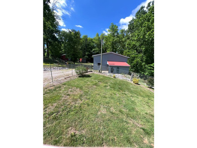 A Country Retreat near Dale Hollow Lake. Beautiful 3160 Sq. Foot - photo 38