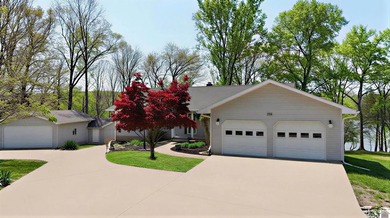 Enjoy the lake life in this 5+ bedroom (sleeps 15) 3 bath - photo 1