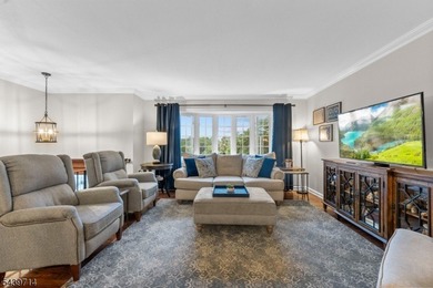 Welcome home to this beautifully maintained 4-bedroom bi-level - photo 6