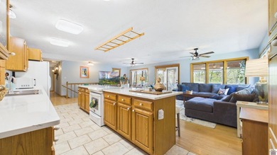 Enjoy the lake life in this 5+ bedroom (sleeps 15) 3 bath - photo 10