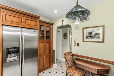 Welcome to this beautifully maintained brick Center Hall - photo 13