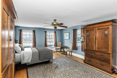 Welcome to this beautifully maintained brick Center Hall - photo 19
