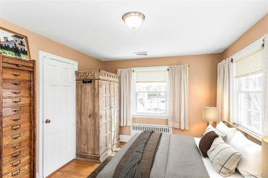 Welcome to this beautifully maintained brick Center Hall - photo 24