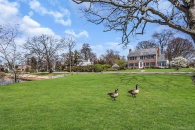 Welcome to this beautifully maintained brick Center Hall - photo 32