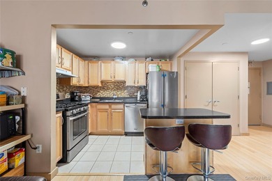 JUST LISTED! MOVE-IN READY 2 BEDROOM, 1 BATH CONDO IN BRONX NY - photo 5