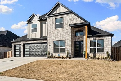 (private lake, pond, creek) Home For Sale in Centerton Arkansas