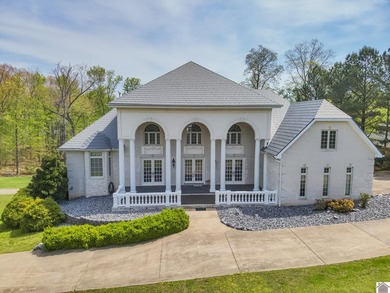 Kentucky Lake Home For Sale in Benton Kentucky
