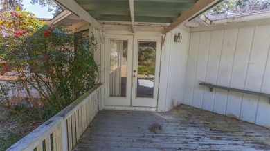 Located near the historic town of Melrose, this spacious - photo 9