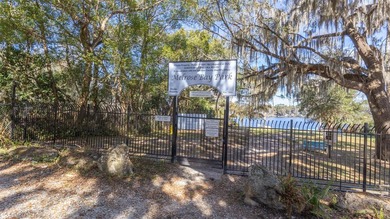 Located near the historic town of Melrose, this spacious - photo 10