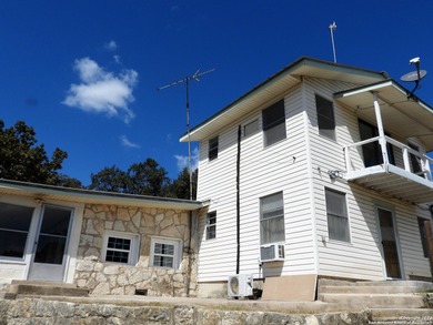 Lovely deep waterfront lake house with room to spread on 1.53 - photo 19