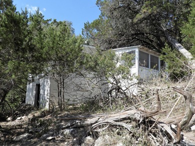Lovely deep waterfront lake house with room to spread on 1.53 - photo 24