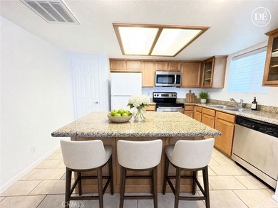 Recently upgraded and truly turnkey, this 1-bedroom, 1-bathroom - photo 3