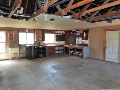 Lovely deep waterfront lake house with room to spread on 1.53 - photo 43