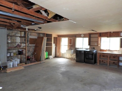 Lovely deep waterfront lake house with room to spread on 1.53 - photo 44