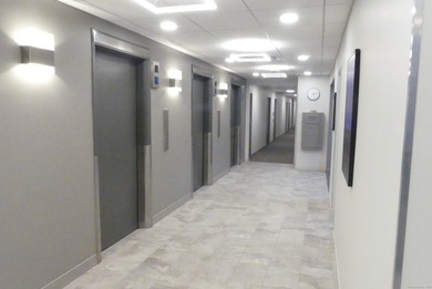 Gorgeous completely renovated 1BR 1Ba unit. Brazilian hardwood