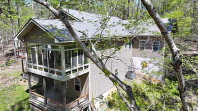 Welcome to 112 Lakeview Terrace, a completely private sanctuary - photo 6