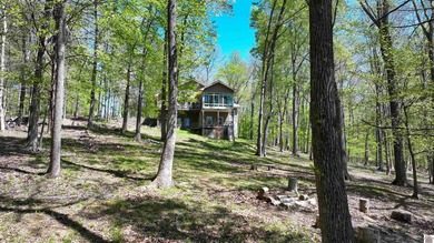 Welcome to 112 Lakeview Terrace, a completely private sanctuary - photo 8