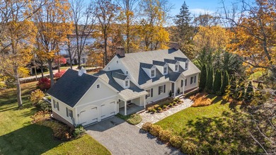 First time being offered is 21 Grove, an exquisite property - photo 2