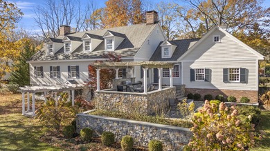 First time being offered is 21 Grove, an exquisite property - photo 4