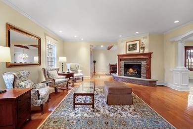 First time being offered is 21 Grove, an exquisite property - photo 8
