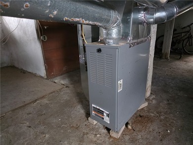 Investment Opportunity: Duplex with Potential in Rochester! - photo 18