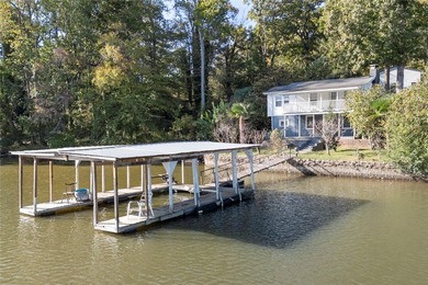 Welcome to your dream lakefront retreat! This fully furnished - photo 27