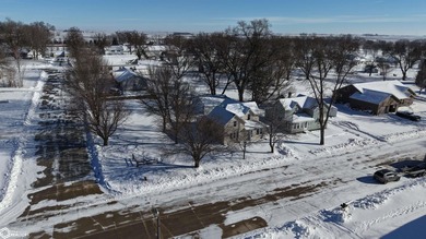 Welcome to this inviting 3-bedroom home featuring a spacious