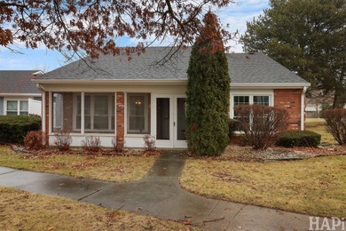 Leisure Lake Condo For Sale in Fox Lake Illinois