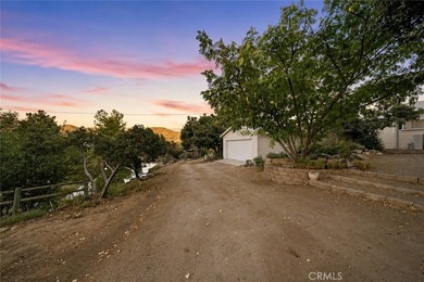 Moonflower Ranch - A Unique 5-Acre Gem just outside of - photo 2