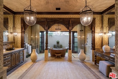 Set on a dramatic bluff of only 14 homes overlooking the Pacific - photo 13
