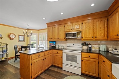 Welcome to 1 Oakridge Court, where comfort, convenience, and - photo 13