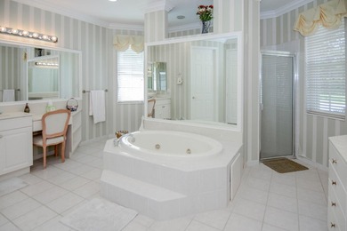 Welcome to your own private oasis in the desirable Manderly Bay - photo 19