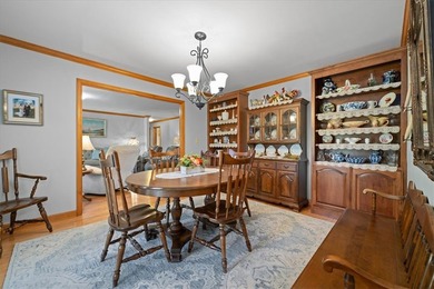 Welcome to 1 Oakridge Court, where comfort, convenience, and - photo 19