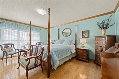 Welcome to 1 Oakridge Court, where comfort, convenience, and - photo 21