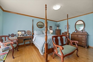 Welcome to 1 Oakridge Court, where comfort, convenience, and - photo 23