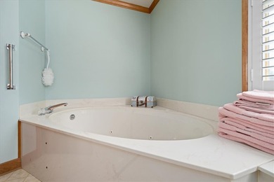 Welcome to 1 Oakridge Court, where comfort, convenience, and - photo 28