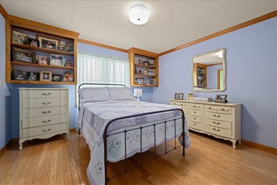Welcome to 1 Oakridge Court, where comfort, convenience, and - photo 29