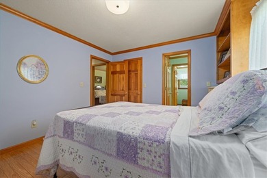 Welcome to 1 Oakridge Court, where comfort, convenience, and - photo 30