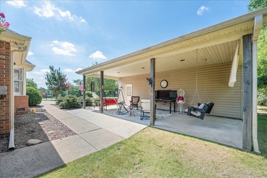 Welcome to 1 Oakridge Court, where comfort, convenience, and - photo 45