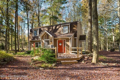 Lake Naomi Home For Sale in Pocono Pines Pennsylvania