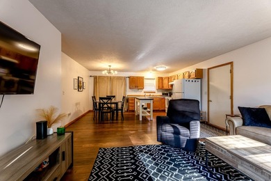Welcome home to 1702 N Southgate! Move right in to this very - photo 4