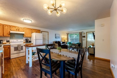 Welcome home to 1702 N Southgate! Move right in to this very - photo 10