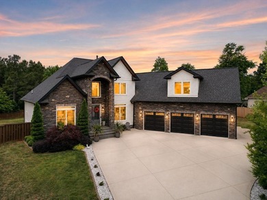 Welcome to an extraordinary luxurious retreat nestled in the - photo 2