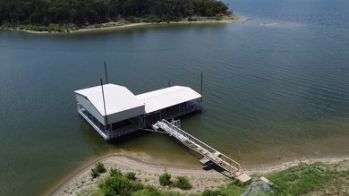 Discover the perfect blend of privacy, nature, and lake living - photo 4